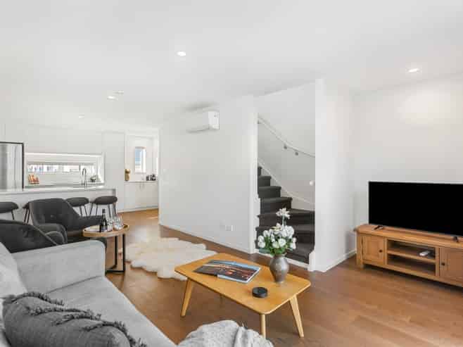 37 Helen Jenepher Lane, Mount Wellington