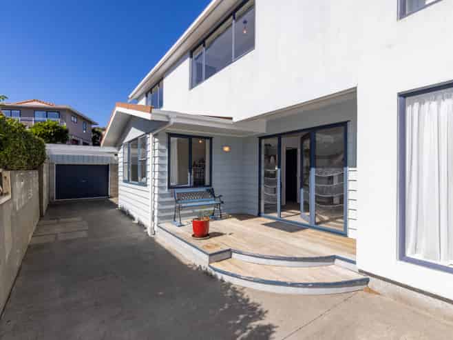 9 Marine Parade, Paraparaumu Beach