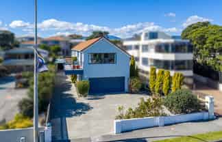 9 Marine Parade, Paraparaumu Beach