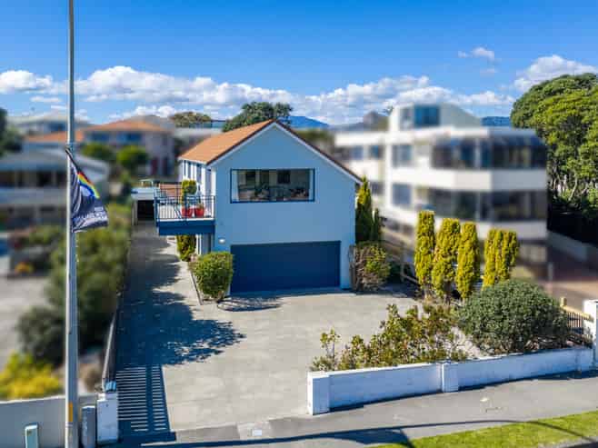 9 Marine Parade, Paraparaumu Beach