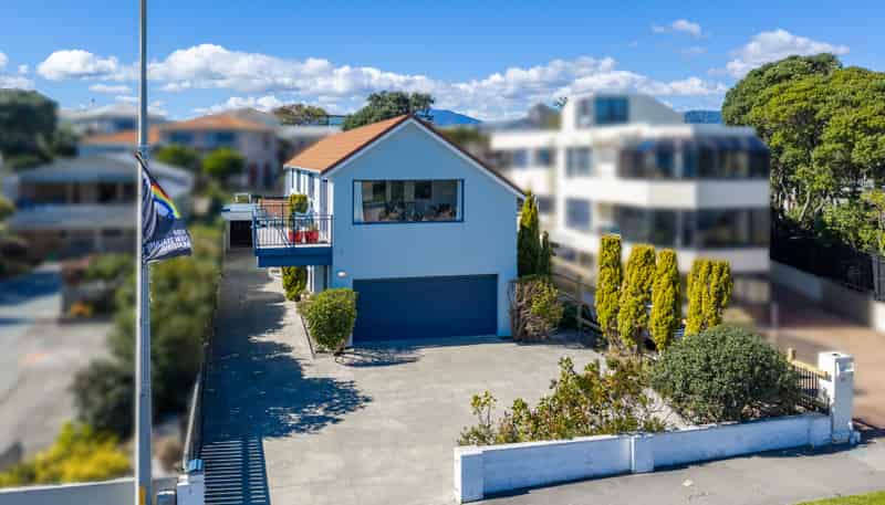 9 Marine Parade, Paraparaumu Beach