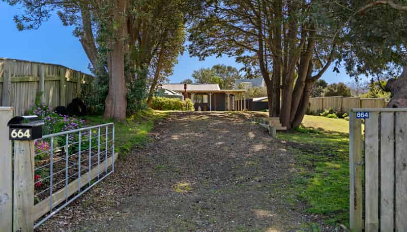 664 Waikawa Beach Road, Waikawa Beach