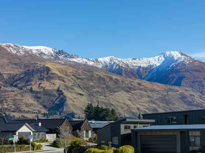 32 Marjon Drive, Wanaka