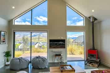 7 Falconer Rise, Jacks Point