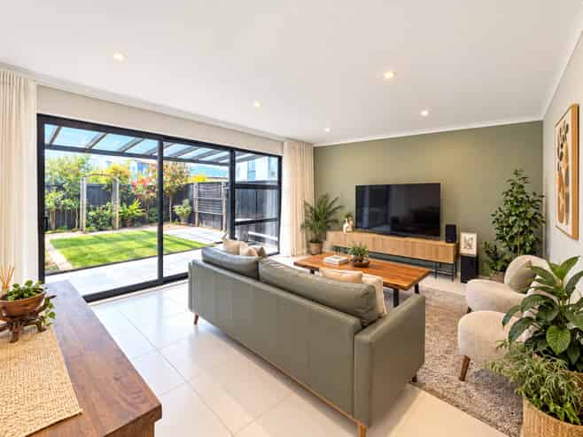 8 Gilbert Hall Way, Swanson