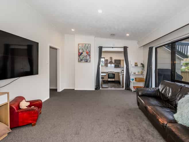 50 Walton Road, Paraparaumu Beach