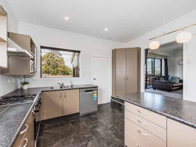 50 Walton Road, Paraparaumu Beach