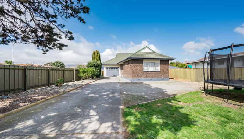 50 Walton Road, Paraparaumu Beach