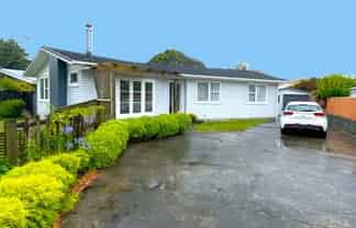 54 Parkway, Wainuiomata