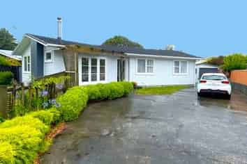 54 Parkway, Wainuiomata