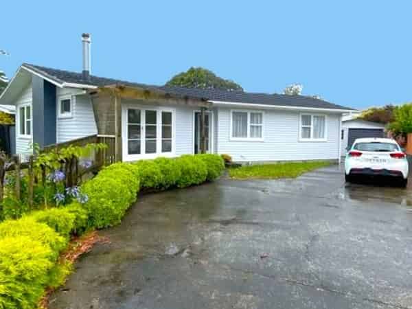 54 Parkway, Wainuiomata