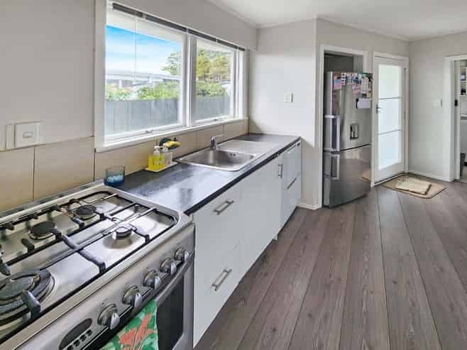 54 Parkway, Wainuiomata