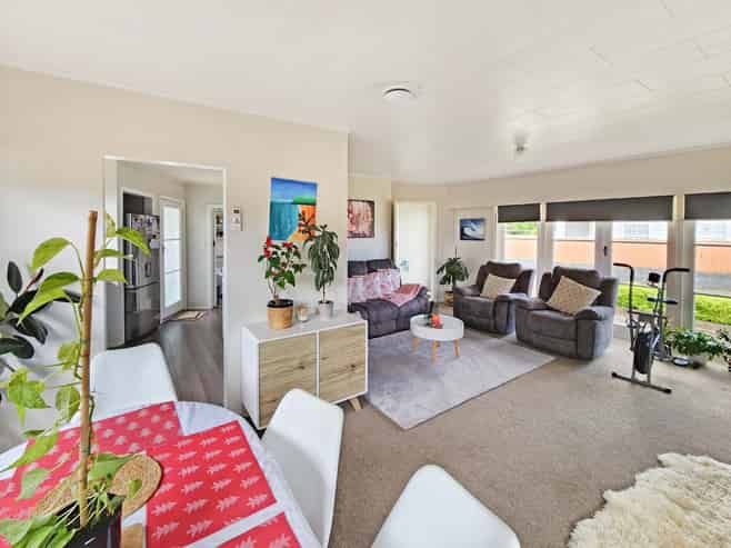 54 Parkway, Wainuiomata