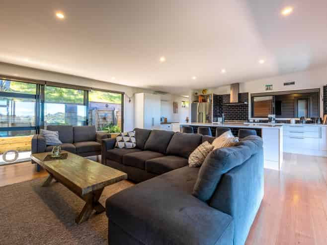 1/166 Ostend Road, Ostend