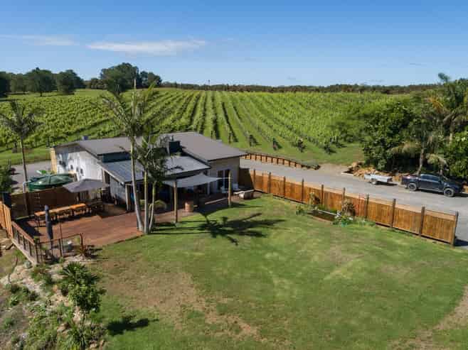BOUTIQUE VINEYARD, RESTAURANT & CELLAR DOOR
