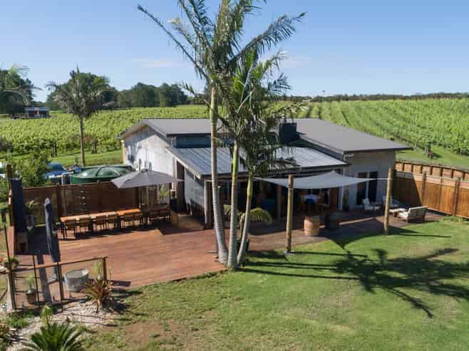 BOUTIQUE VINEYARD, RESTAURANT & CELLAR DOOR
