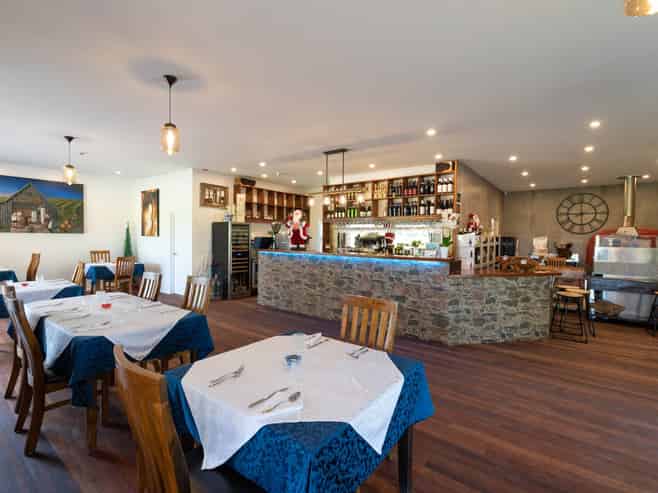 BOUTIQUE VINEYARD, RESTAURANT & CELLAR DOOR
