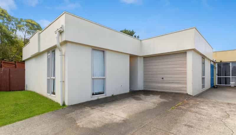 1/322 West Coast Road, Glen Eden