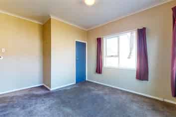 2/13 Faulke Ave, Wainuiomata