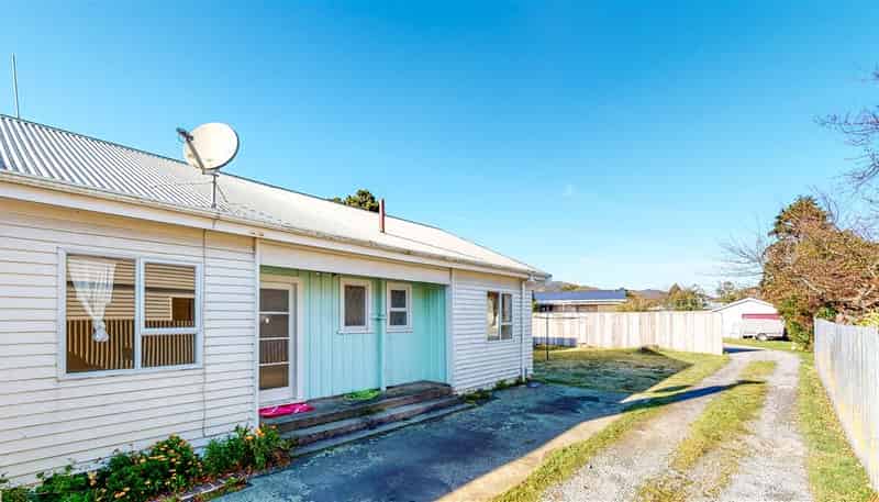 2/13 Faulke Ave, Wainuiomata