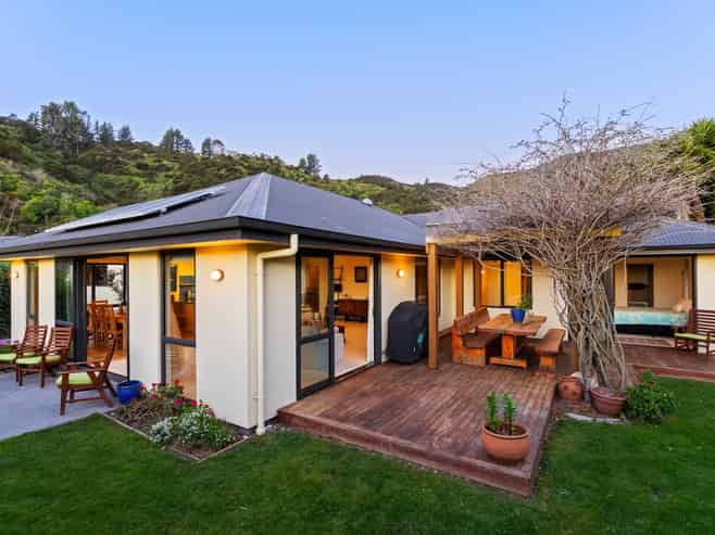 18 Saddleback Road, Todds Valley