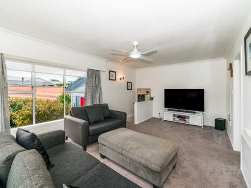 33 Ocean Road, Paraparaumu Beach