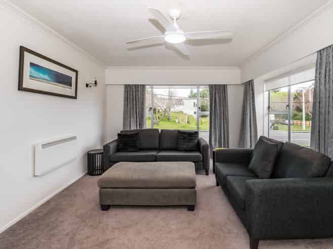 33 Ocean Road, Paraparaumu Beach