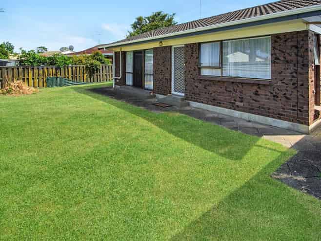 2/14 Glengowan Place, Conifer Grove