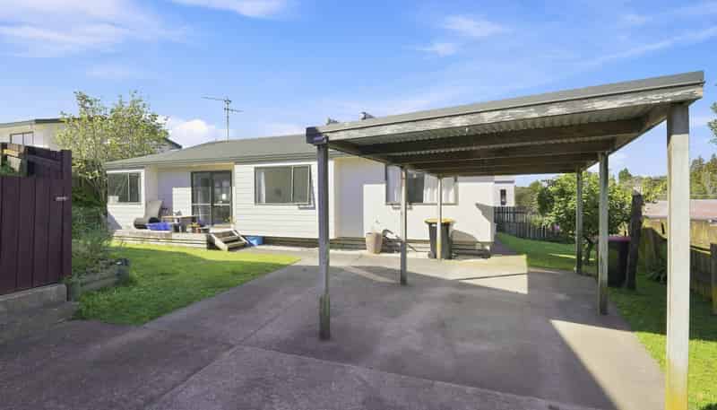 30a Hall Road, Matua