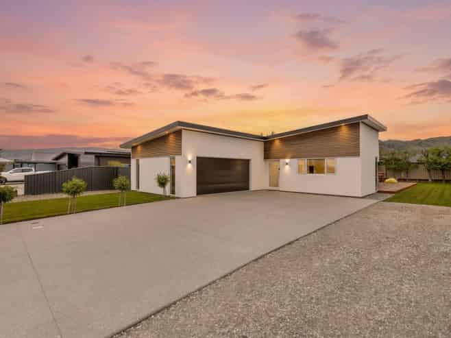 16 Hosking Drive, Cromwell