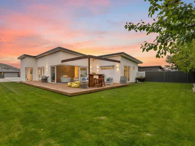 16 Hosking Drive, Cromwell
