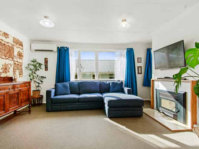 188 Sievers Grove, Porirua East