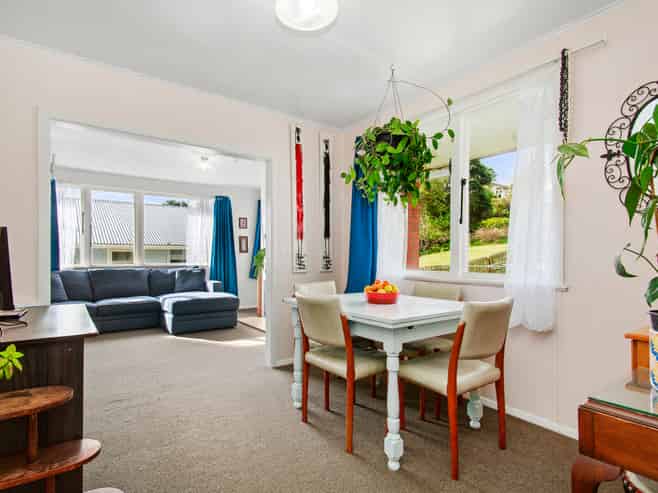 188 Sievers Grove, Porirua East