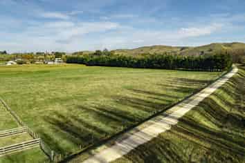 2460 State Highway 2, Waipukurau