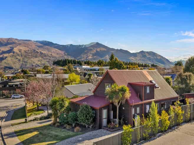 3 Mount Iron Drive, Wanaka