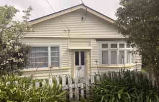 16 Cooper Street, Karori