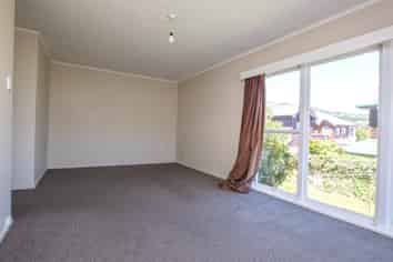 16 Cooper Street, Karori