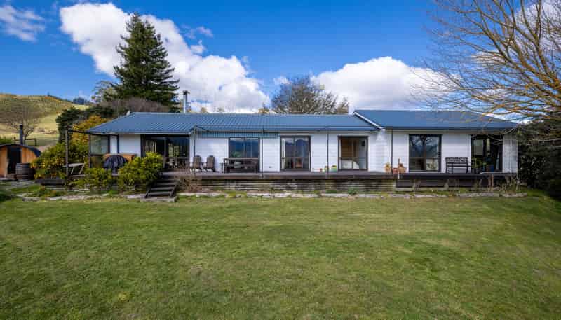 121 Win Valley Road, Dovedale