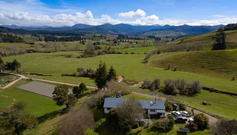 121 Win Valley Road, Dovedale