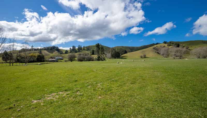 121 Win Valley Road, Dovedale