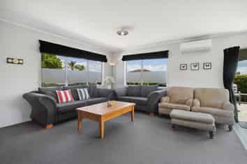 25 Crispe Road, Clarks Beach