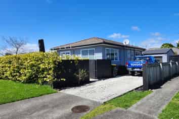 25 Crispe Road, Clarks Beach