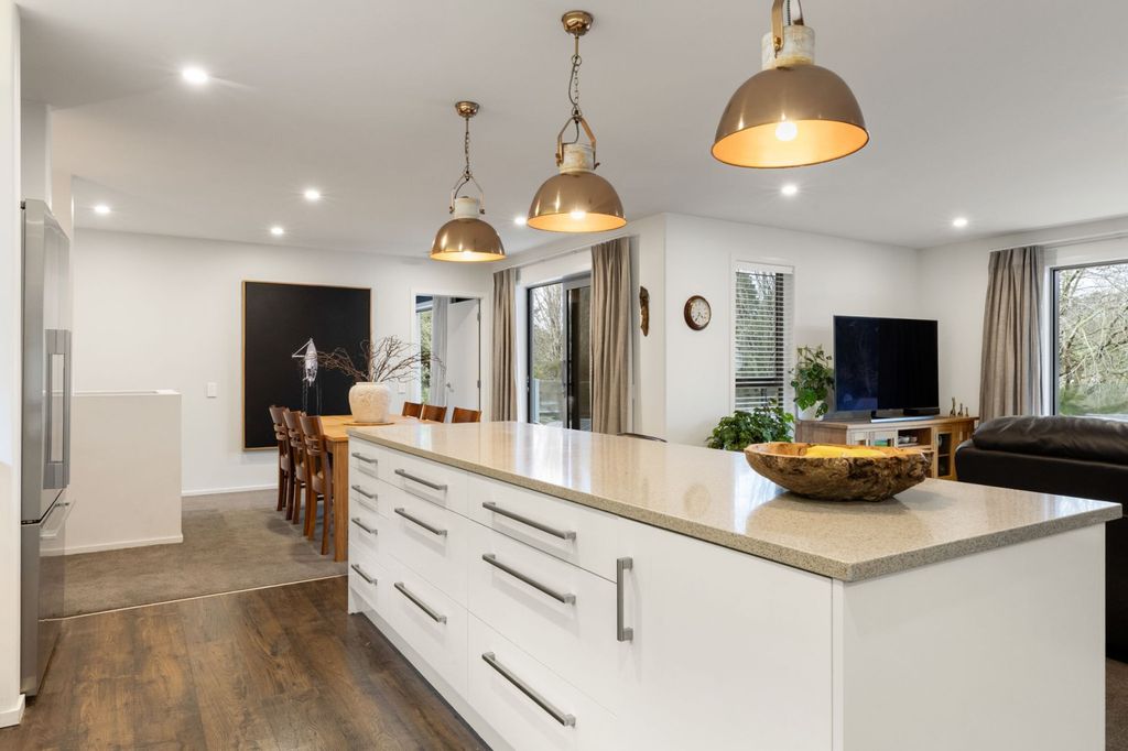 An enviable riverside address 5