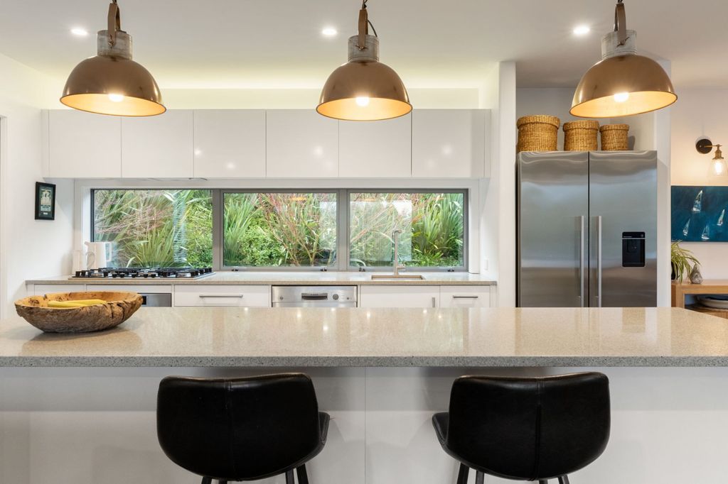 An enviable riverside address 3