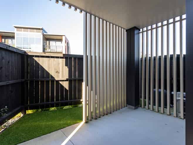 9 Mahana Road (Mahana Apartments), Northcote