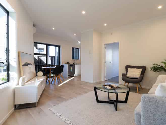 9 Mahana Road (Mahana Apartments), Northcote
