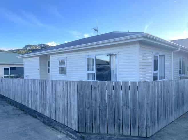 10 Whenua View, Titahi Bay