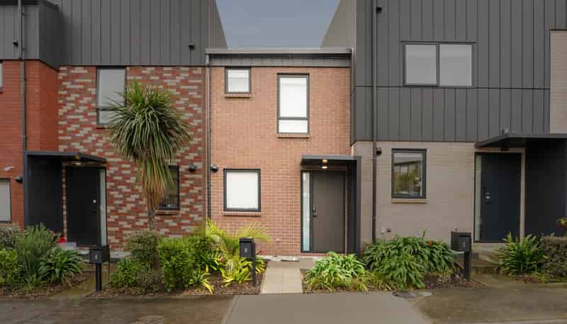 10 Rara Lane, Manukau