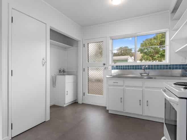 24B Second Avenue, Avenues