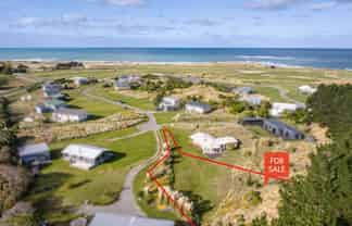 22 Nunu Drive, Flat Point